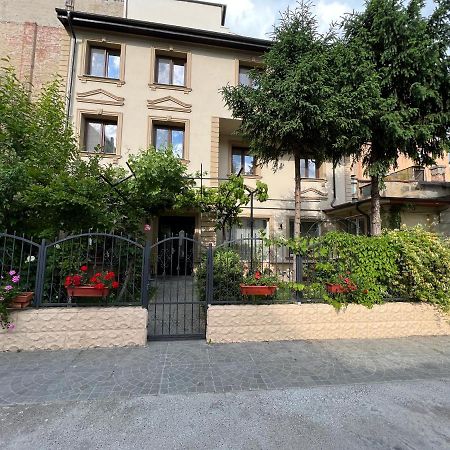 Hotel Boutique Cathedral Plaza Residences Room For Rent Downtown Bucarest Esterno foto