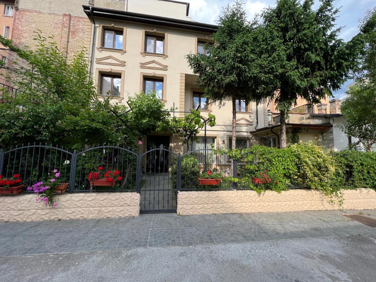 Hotel Boutique Cathedral Plaza Residences Room For Rent Downtown Bucarest Esterno foto