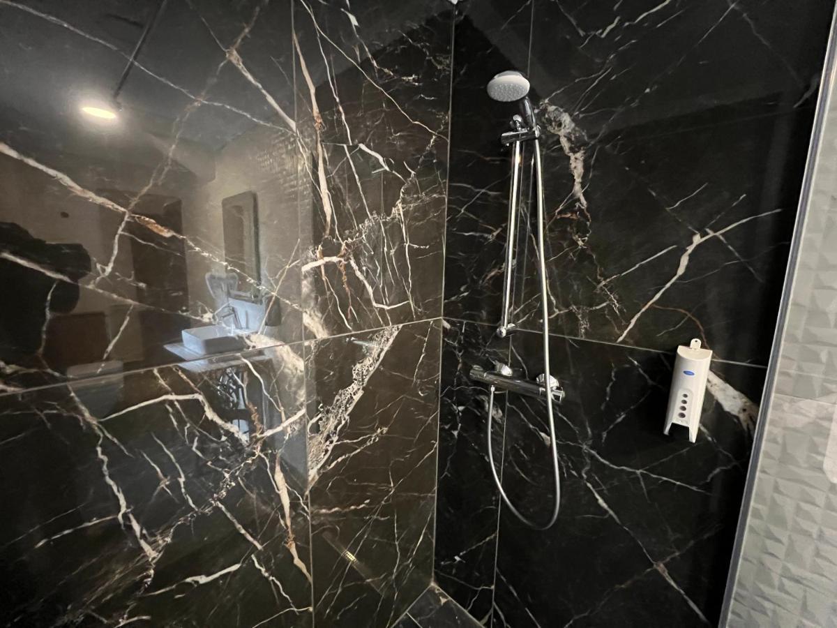 Hotel Boutique Cathedral Plaza Residences Room For Rent Downtown Bucarest Esterno foto