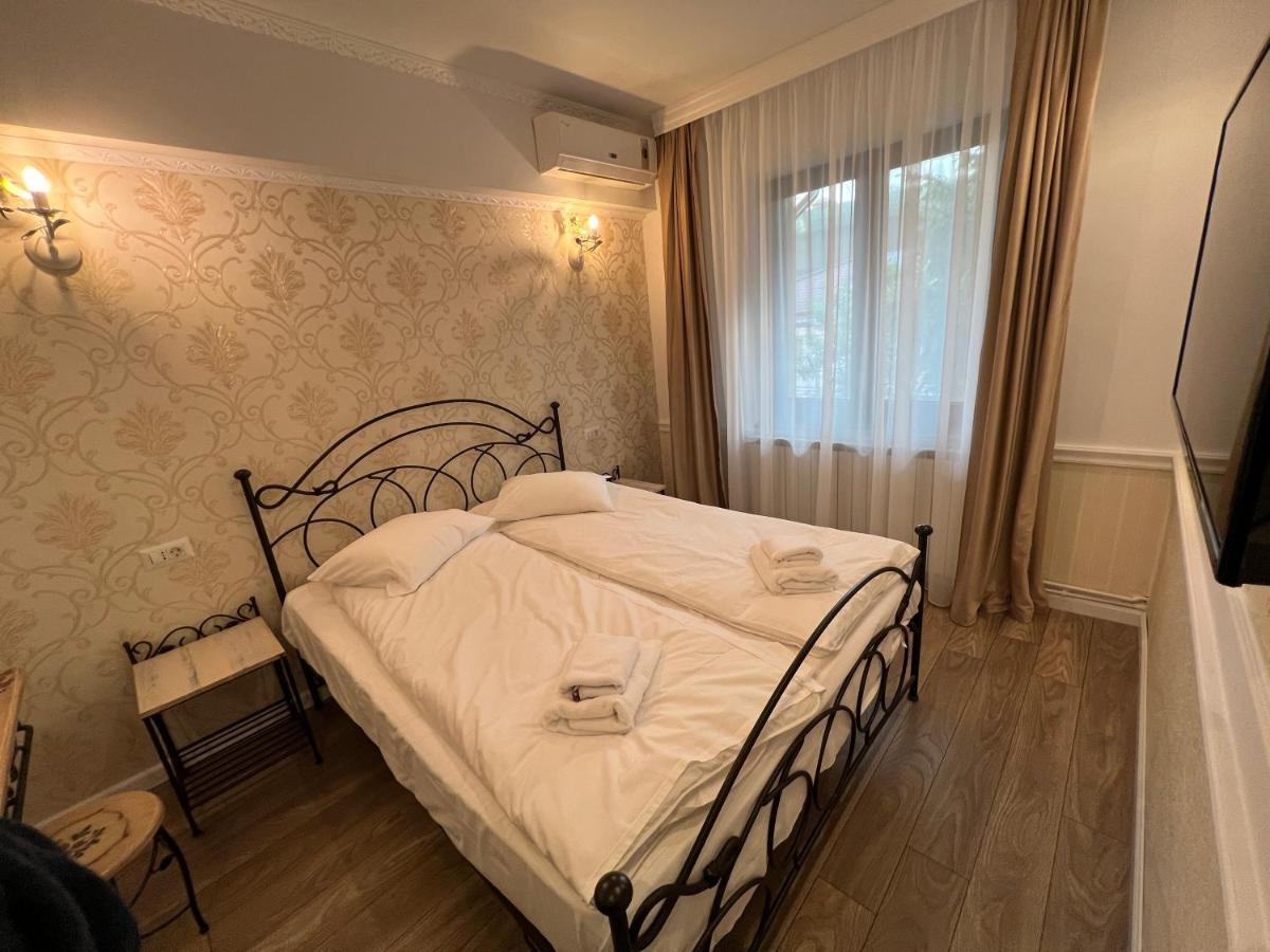 Hotel Boutique Cathedral Plaza Residences Room For Rent Downtown Bucarest Esterno foto
