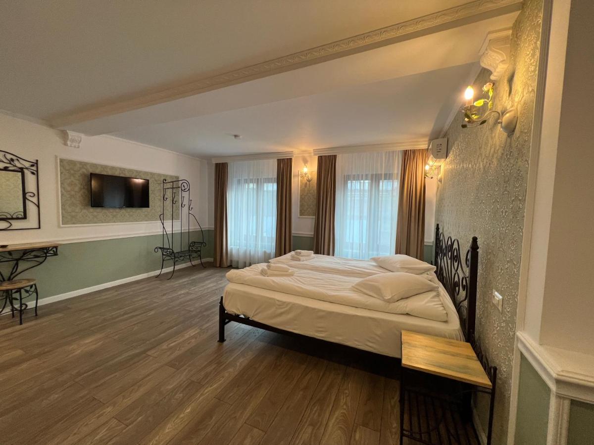 Hotel Boutique Cathedral Plaza Residences Room For Rent Downtown Bucarest Esterno foto