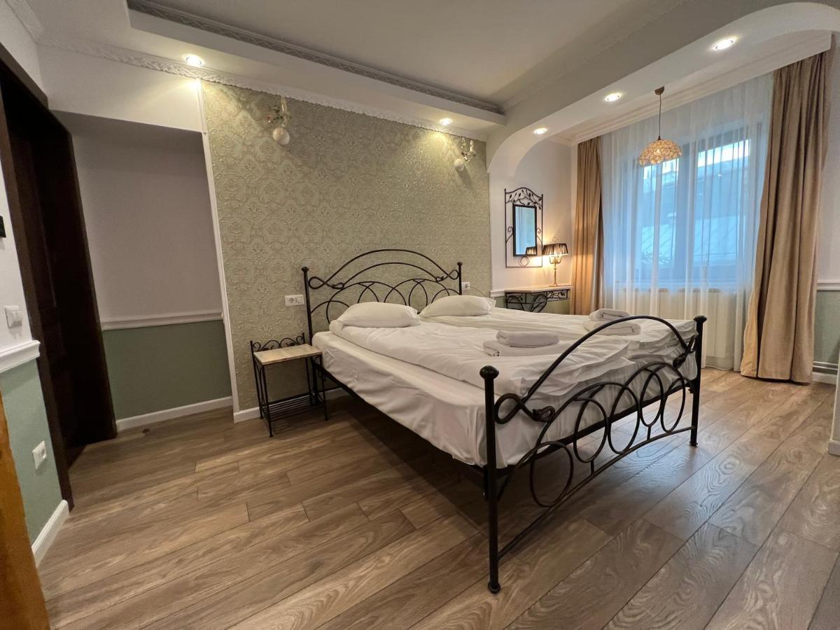 Hotel Boutique Cathedral Plaza Residences Room For Rent Downtown Bucarest Esterno foto