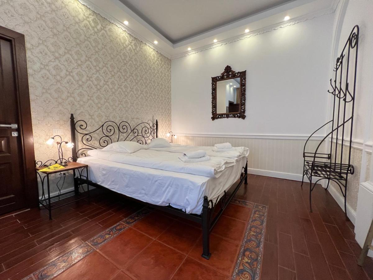 Hotel Boutique Cathedral Plaza Residences Room For Rent Downtown Bucarest Esterno foto