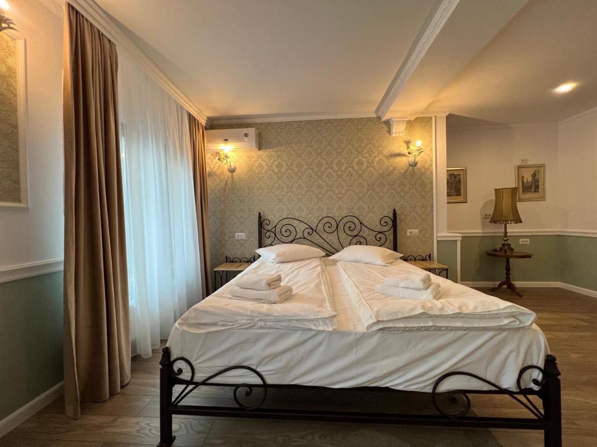 Hotel Boutique Cathedral Plaza Residences Room For Rent Downtown Bucarest Esterno foto