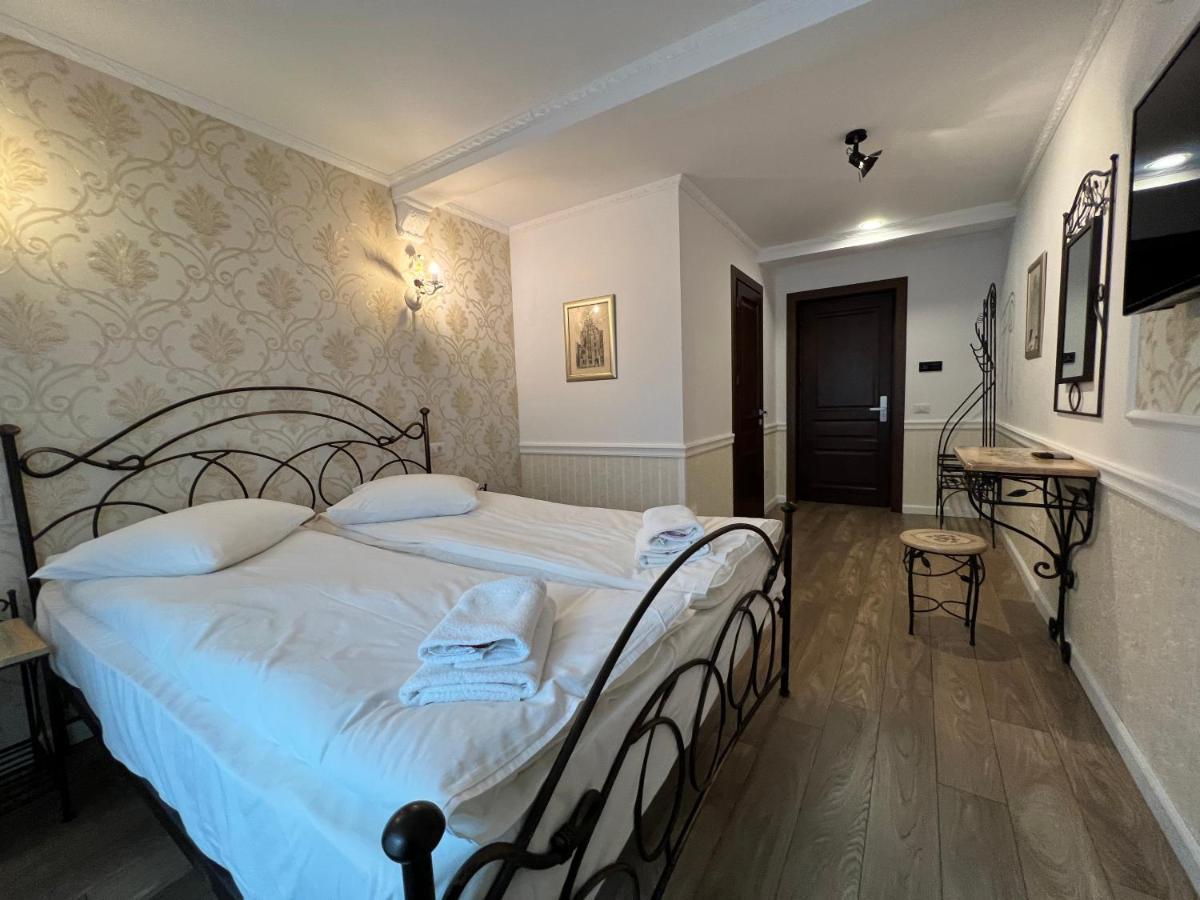 Hotel Boutique Cathedral Plaza Residences Room For Rent Downtown Bucarest Esterno foto