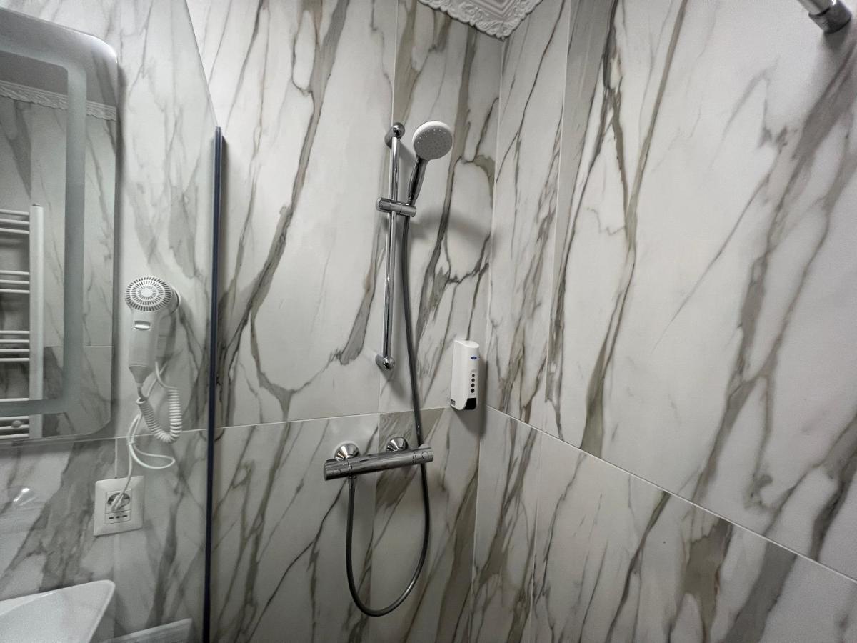 Hotel Boutique Cathedral Plaza Residences Room For Rent Downtown Bucarest Esterno foto